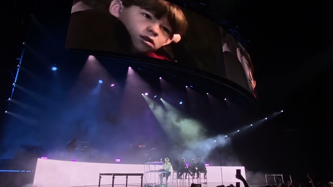 10/31/21 - LANY sings “if this is the last time” to parents on stage in hometown *FIRST TIME LIVE*