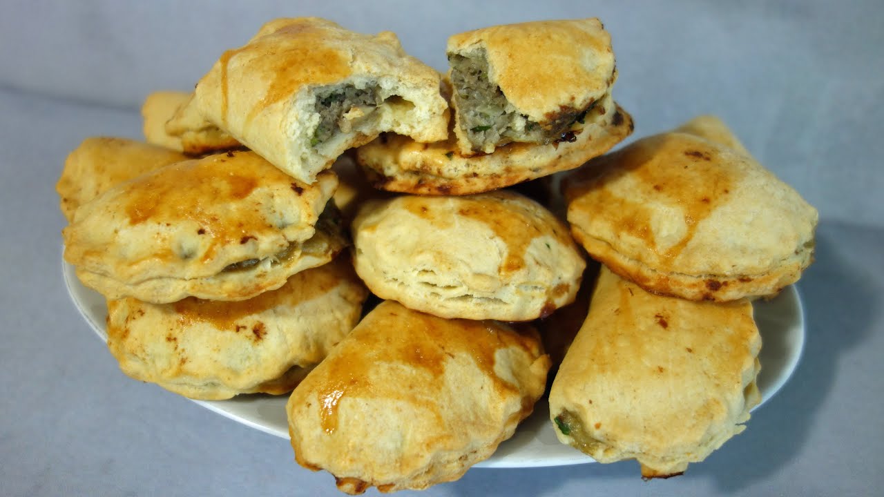 Świąteczne pieczone pierogi z pieczarkami