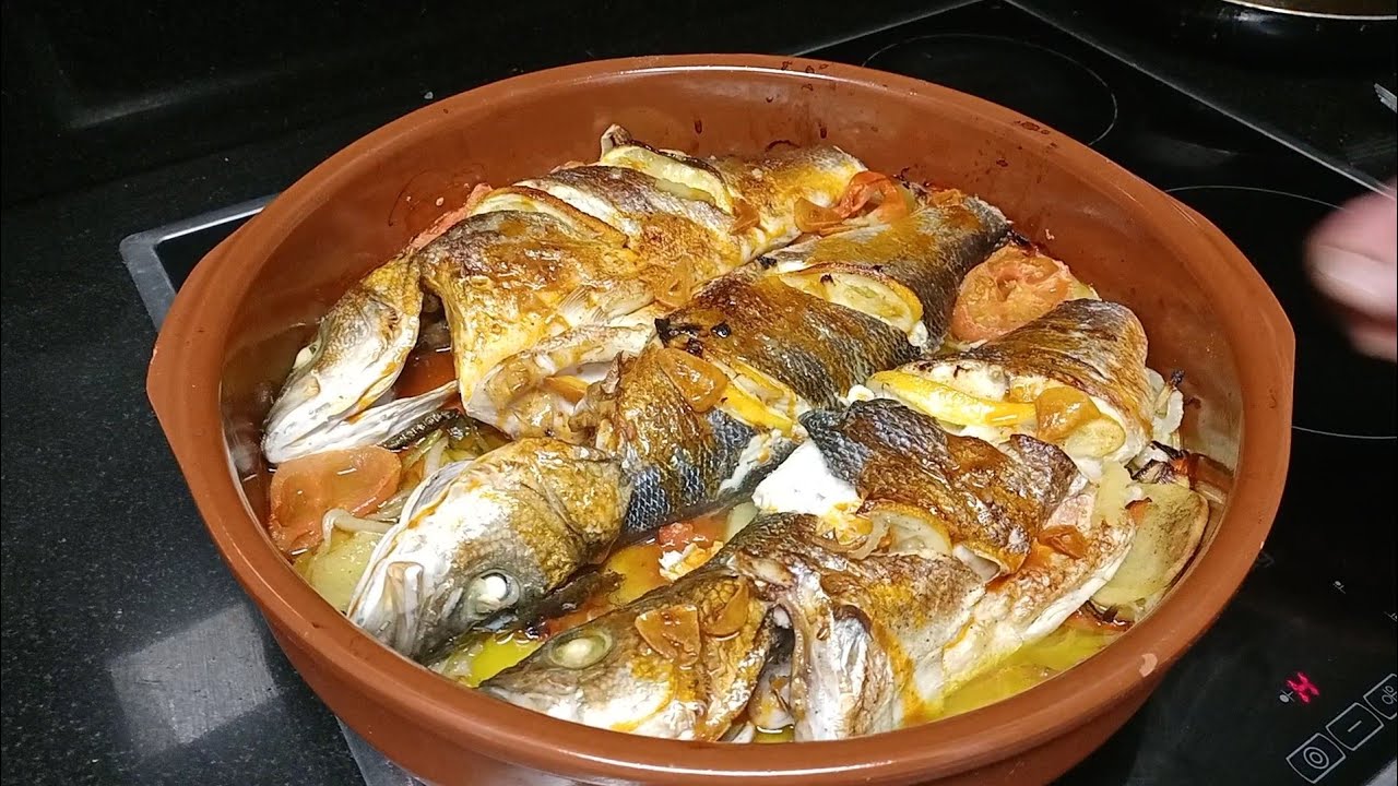 Lubina con patatas al horno