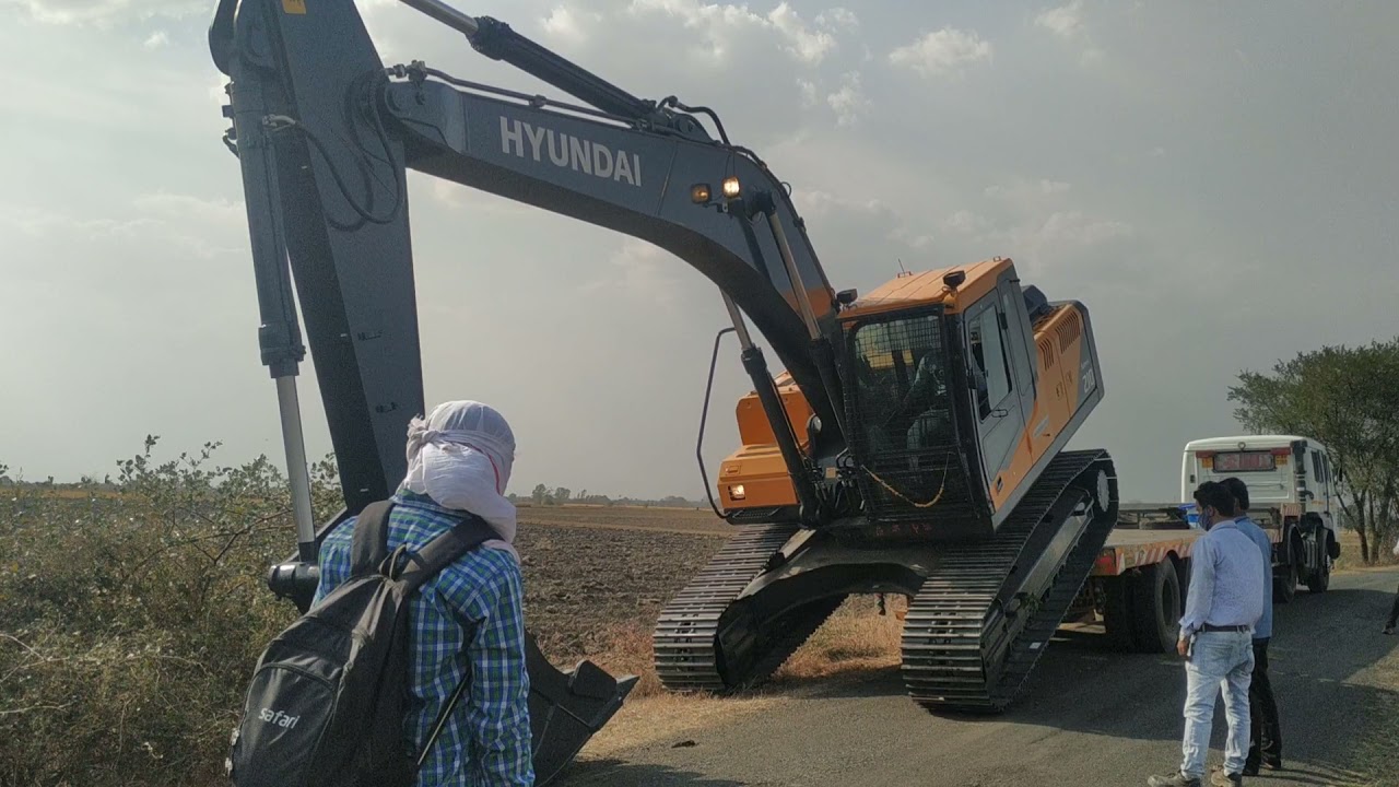 Hyundai R210 Excavator Super Plus unloading