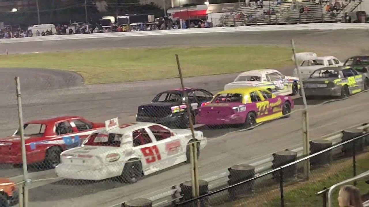 Sportsdrome Speedway Ford Odd feature 8-30-2025