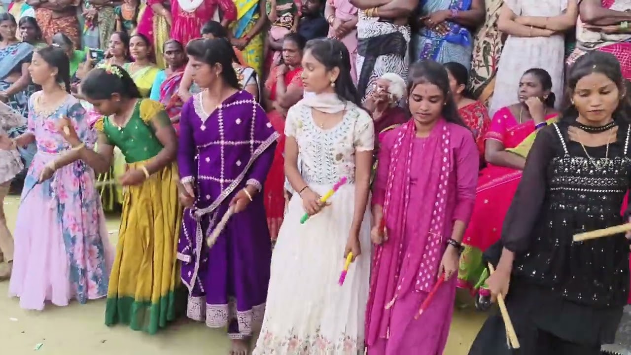 అశోక్ కోలాటం మైదుకూరు 9010051312 పల్లోలీ లో ఉగాది సందర్భంగా అమ్మమ్మ అంటూ చూడండి ఫ్రెండ్స్
