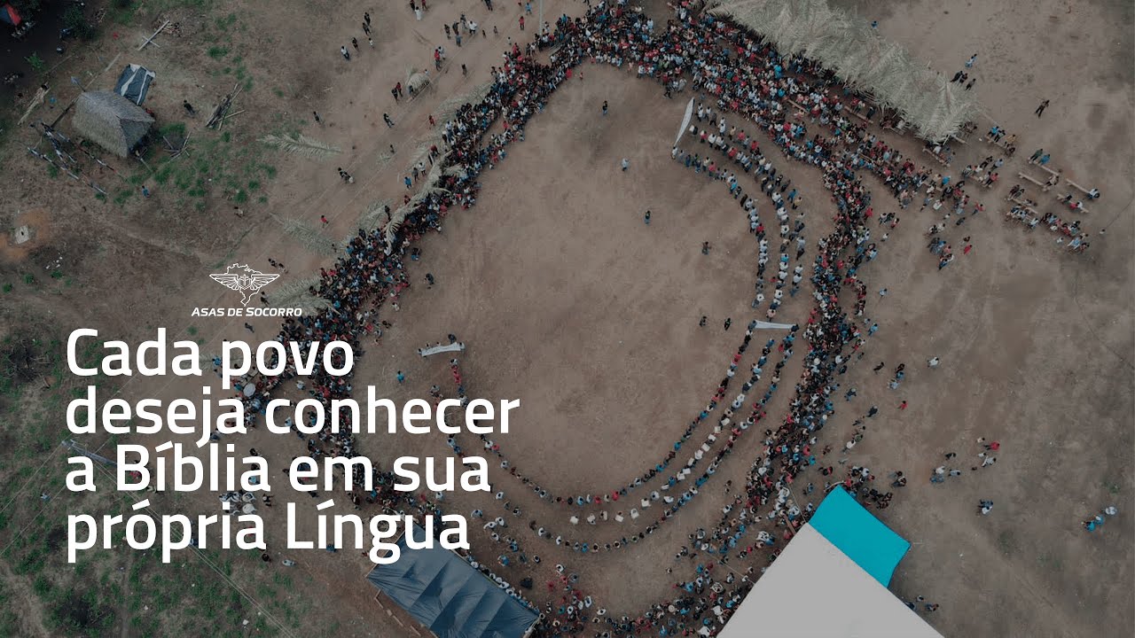 Entrega da Bíblia para os Pacaas-Novos | Aviação Missionária