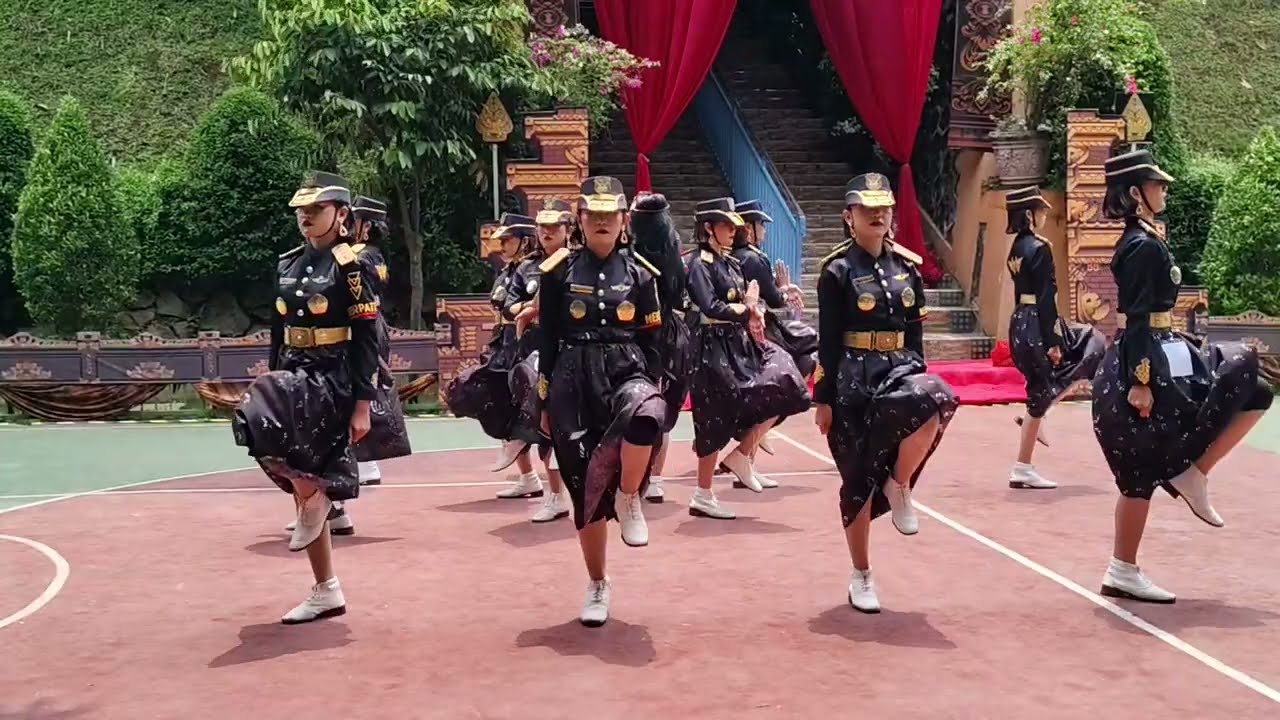 Keindahan Ratu Gayatri Majapahit - PASKIBRA SMPN 3 TAMBUN UTARA LKBB AKRABIS