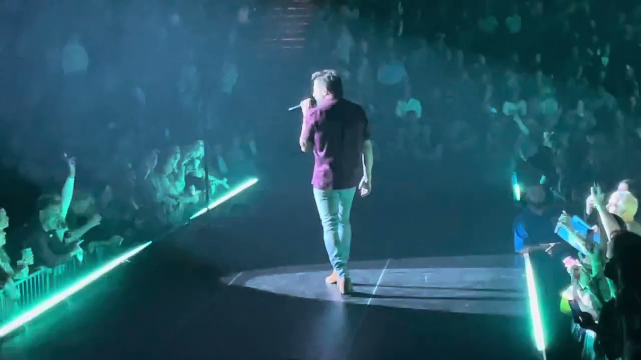 Old Dominion - Never Be Sorry (Live) - Mohegan Sun Arena, Wilkes-Barre, PA - 11/30/23