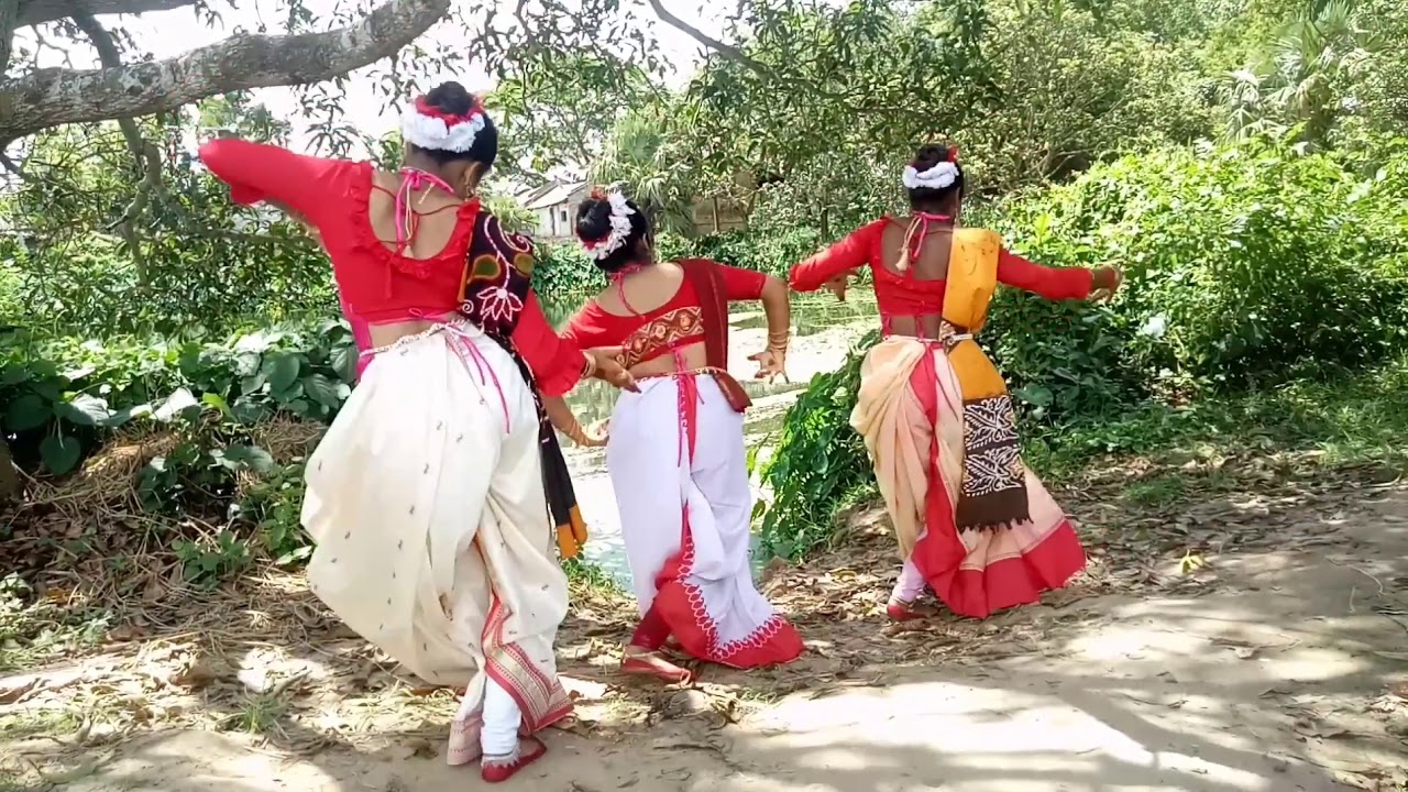 Eki labonye pruno prank.... Dance choreography by jyotsna.. Singer.jayati chakraborty..manglam nrity