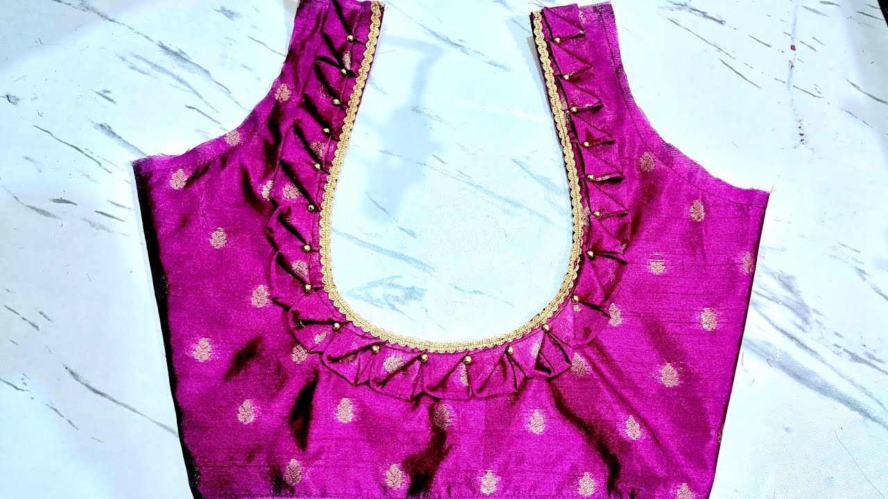 Latest back neck design for blouse #blouse #fashion #viral #foeyoupage #trending #design #explore 
