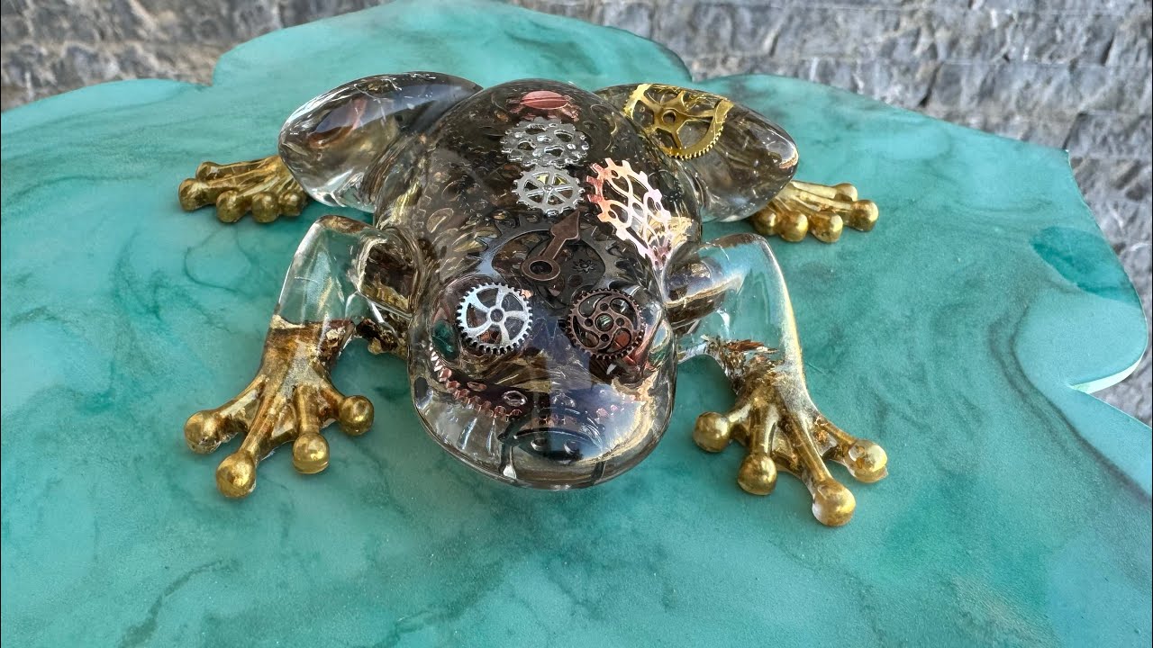 Gorgeous steampunk frog for Froggy Friday Collaboration 