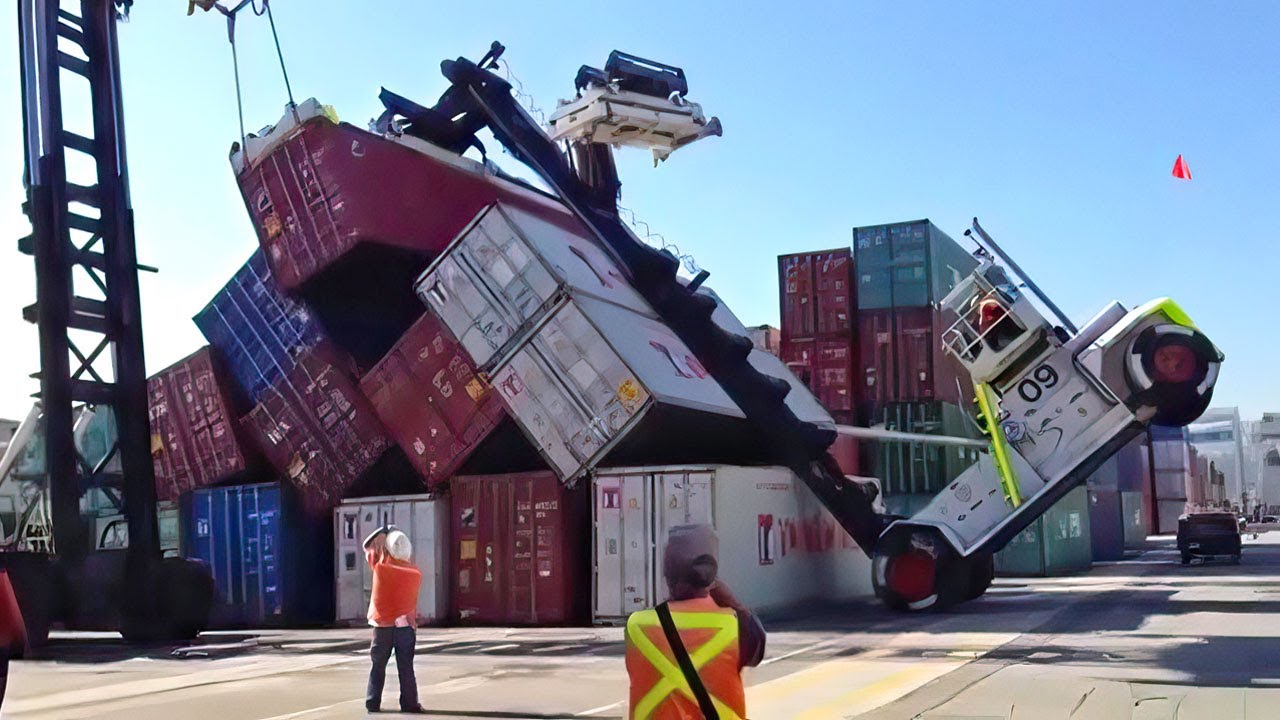 Ridiculous Worker Mistakes Caught On Camera !