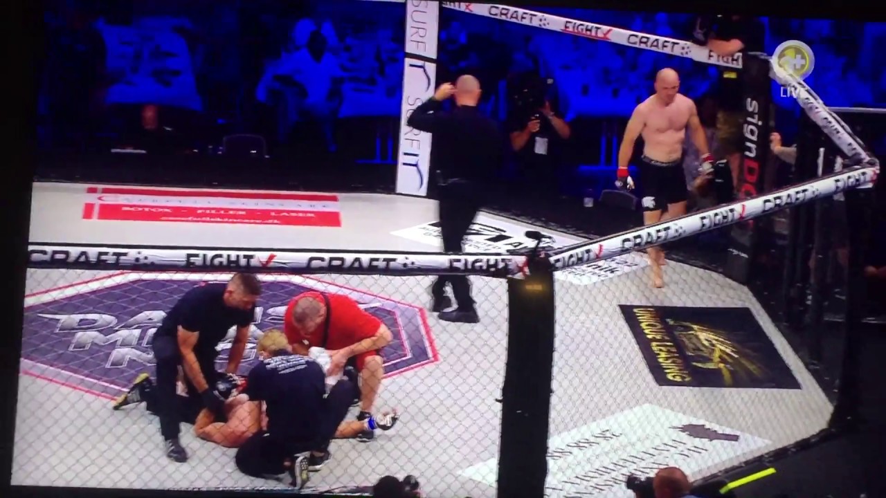 MMA Fighter Mark O. Madsen gets Incredible KO in the first Round against Dez Parker.