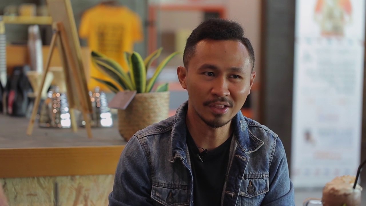 Akhirnya Bakhes Igirisa Menampilkan Seluruh Bagian dari Dirinya!