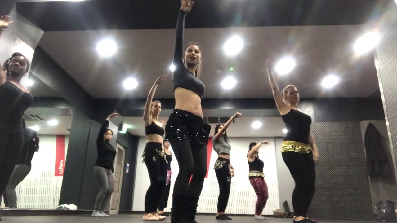 BELLY DANCE 15 MINUTE FITNESS WORKOUT | DiscoverDanceUK