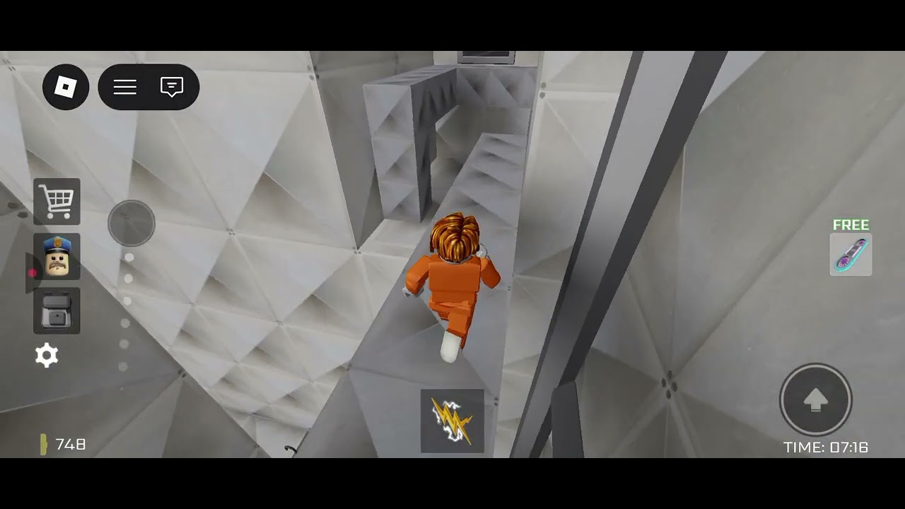 Guys pls like and subscribe playing barry prision in Roblox 