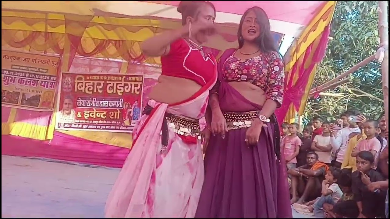 क्या बात है भौजीबताओ?? ऐसे दीवार से ना मुंहलटका आब?? काहे के लगे होठलाली