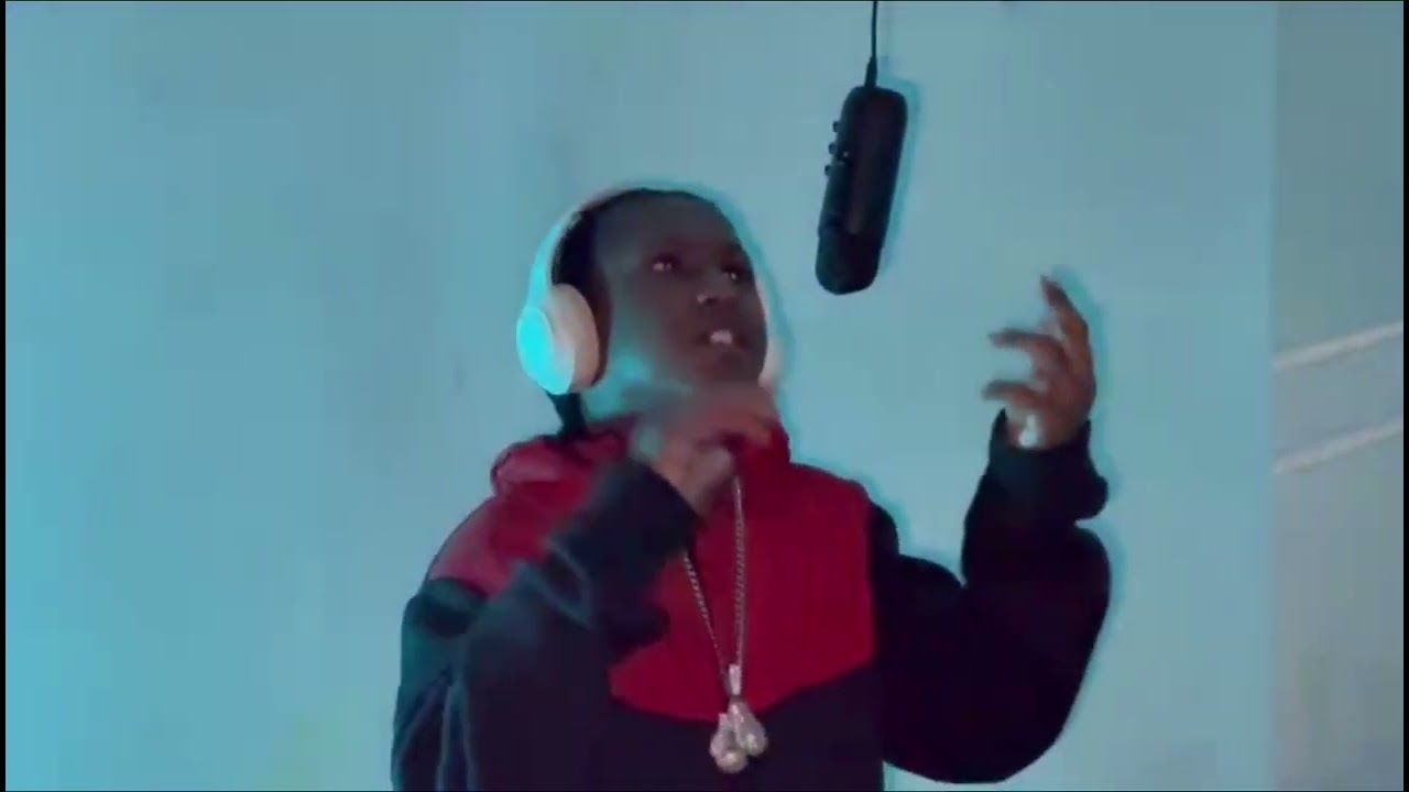 LuL GEMS - APPLES (Live Mic Performance)