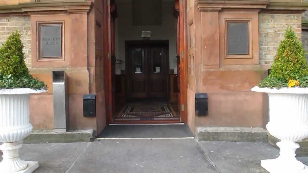 Entrance to Bewley's Hotel Ballsbridge