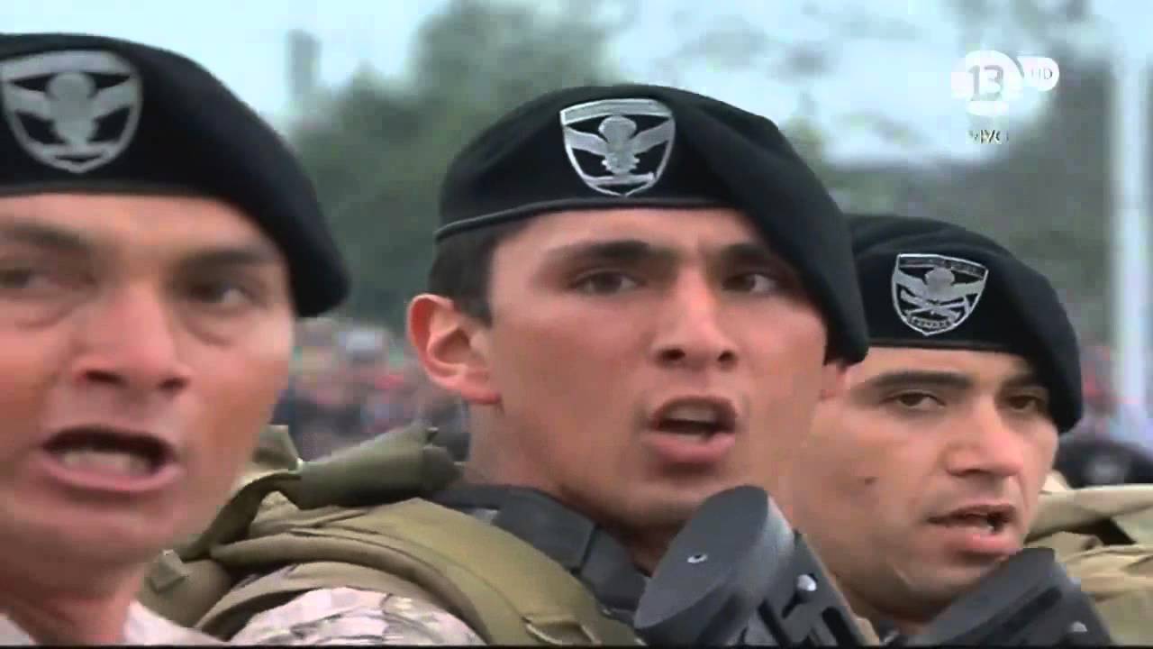 Parada Militar 2015 Soldados Cantan Los viejos Estandartes