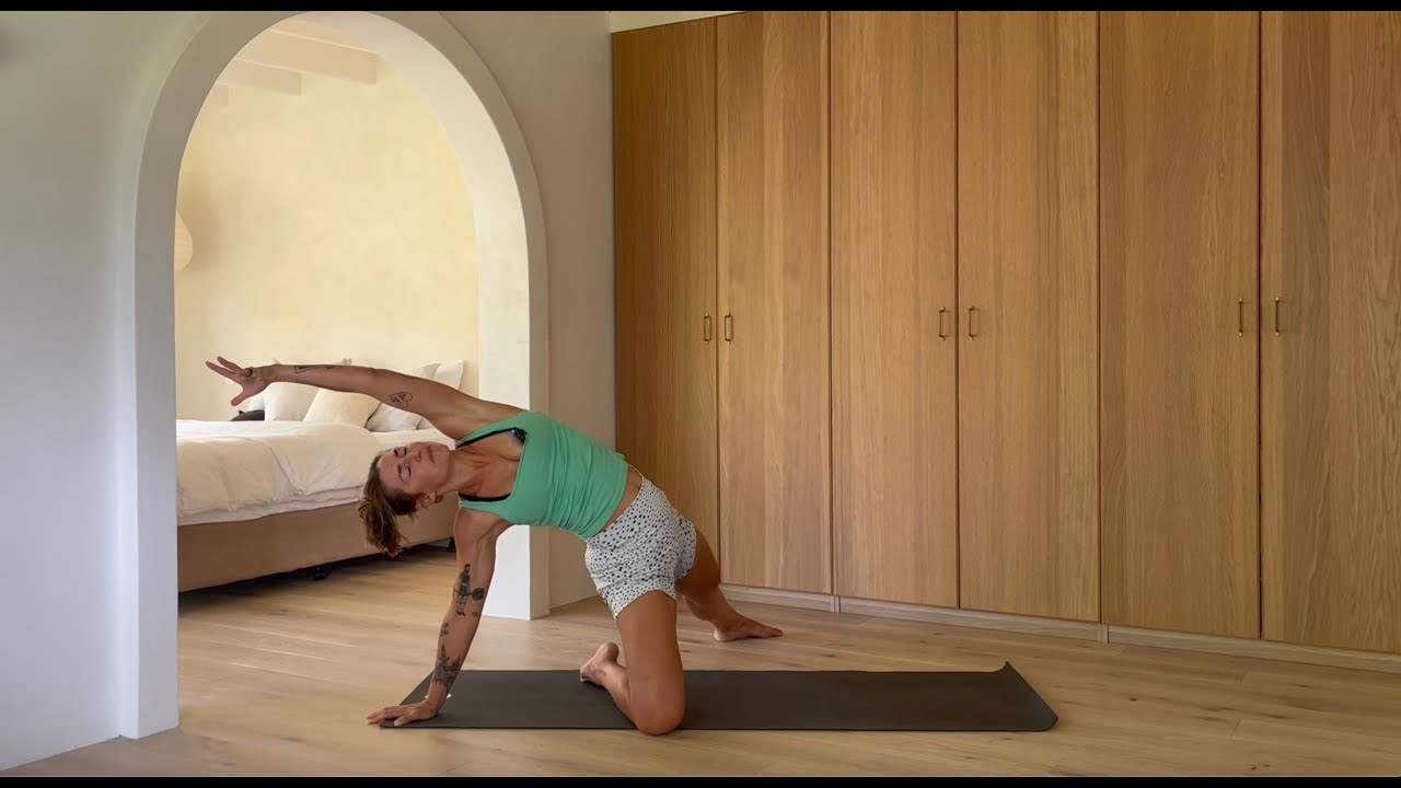 30 min Yoga: Chill Mode Flow