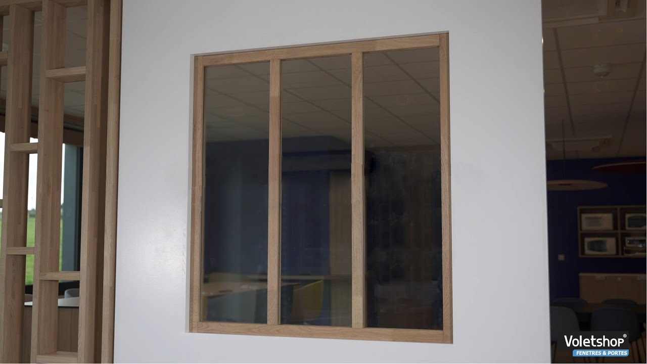 Verri&egrave;re en bois sur mesure.