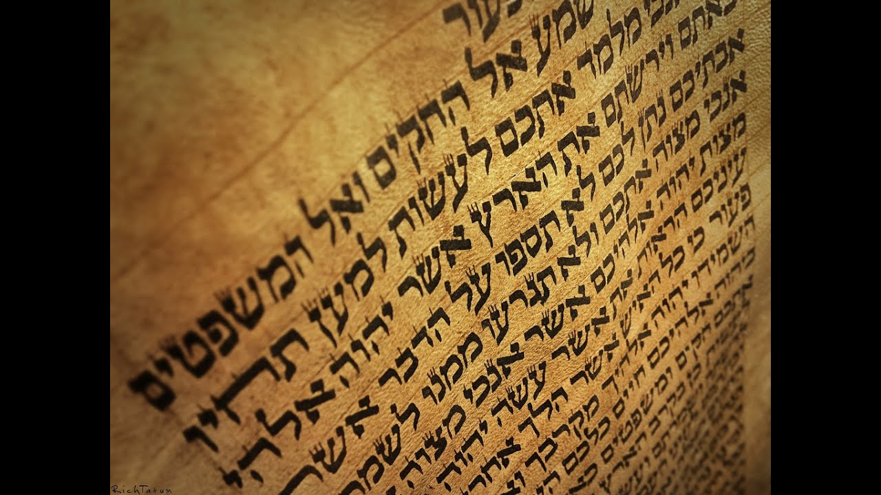 Is ‘I AM’ the name of God?  Rabbi Tovia Singer reveals why it is forbidden to utter the name of God