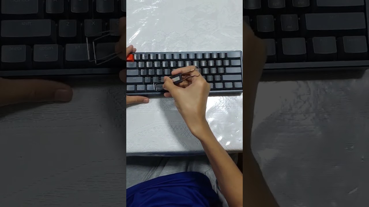 How to pull off a space bar with a steel wire keycap puller