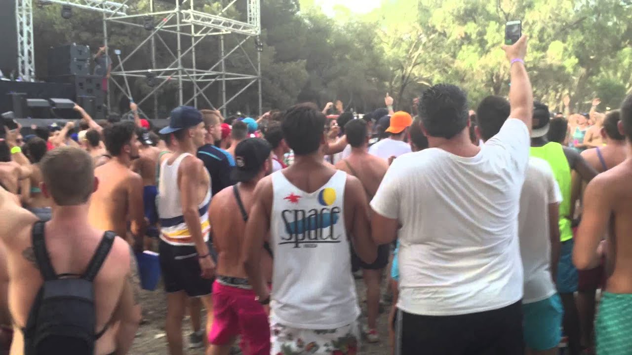 LES CASTIZOS EN DREAMBEACH 2015  (MOMENTAZO BREAK BEAT )