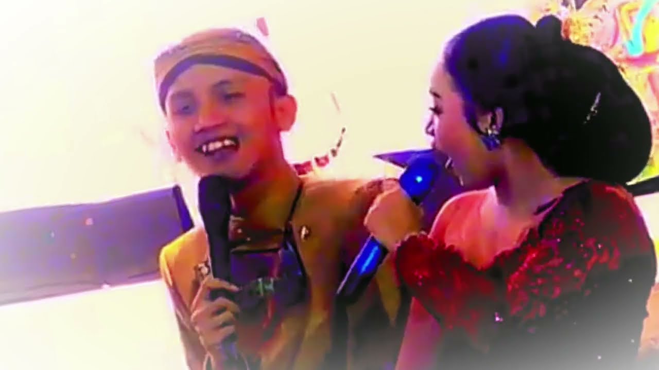 PENONTON GIEGERR LAGI... MOMEN MESRA BANGET KETIKA KI AKBAR NGGOMBALIN NIKEN