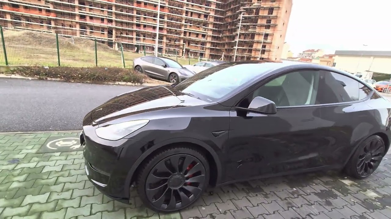 TESLA Model Y AWD Performance