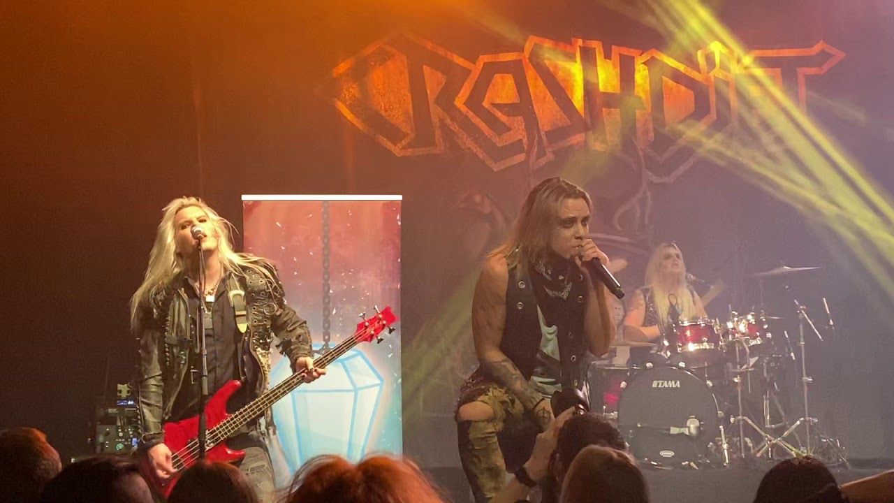 Crashdiet - Riot in Everyone (Live in Göteborg)