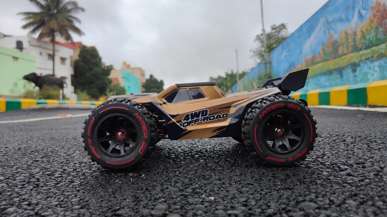 MJX HYPER GO 14210 High Speed RC Truggy - Waterproof test, Driving in water.