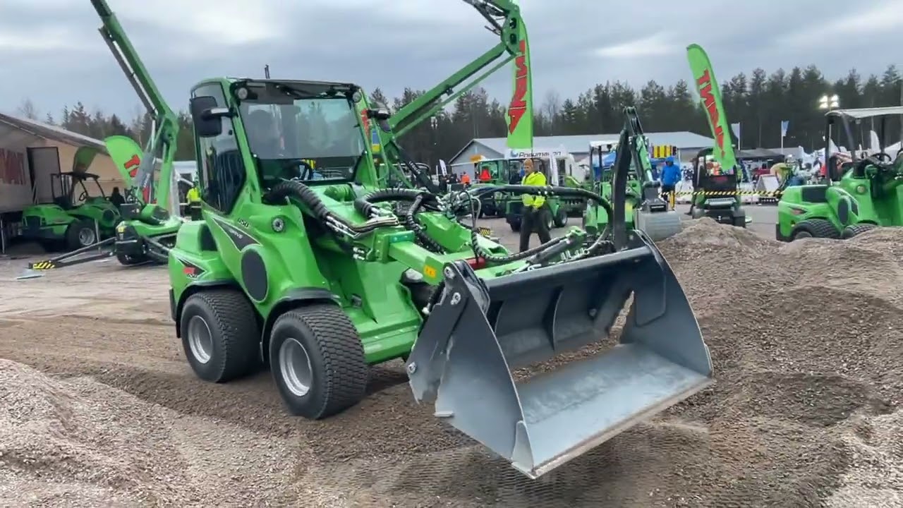 AVANT 650i Compact Loader Demo Maxpo 2022