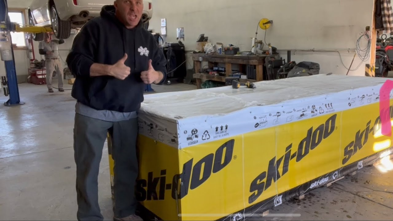Unboxing my 2024 Ski-Doo Gen 5 850 Turbo Summit Expert