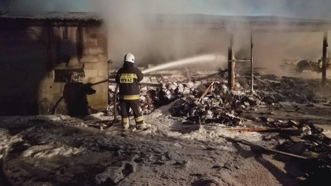 Komornik, nielegalne składowanie akt i pożar, który zniszczył dobytek całej rodziny (UWAGA! TVN)