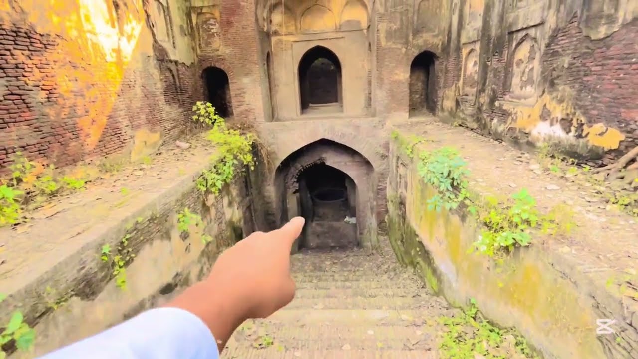 “Aaj Gaya Purane Khandar Mein – Rahasya Bhari Jagah Vlog 🔥”