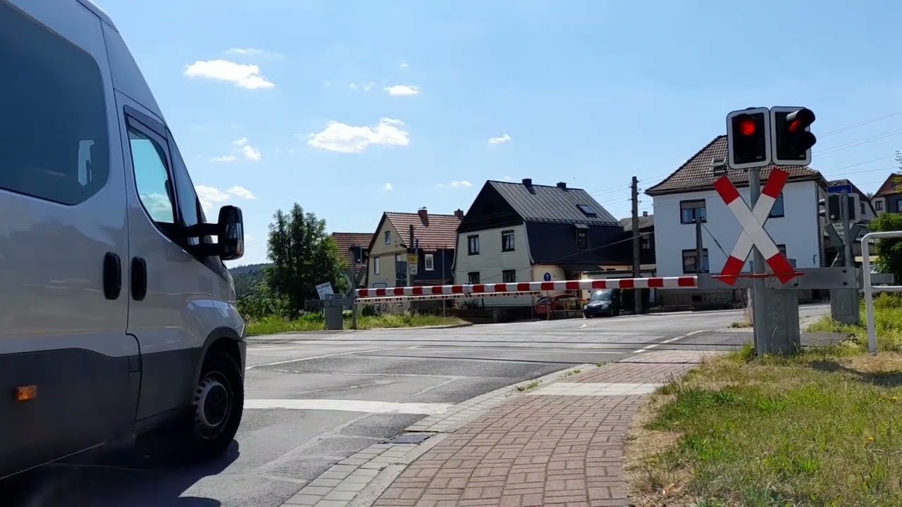 Bahnübergang Geraberg - Bahnhofstraße
