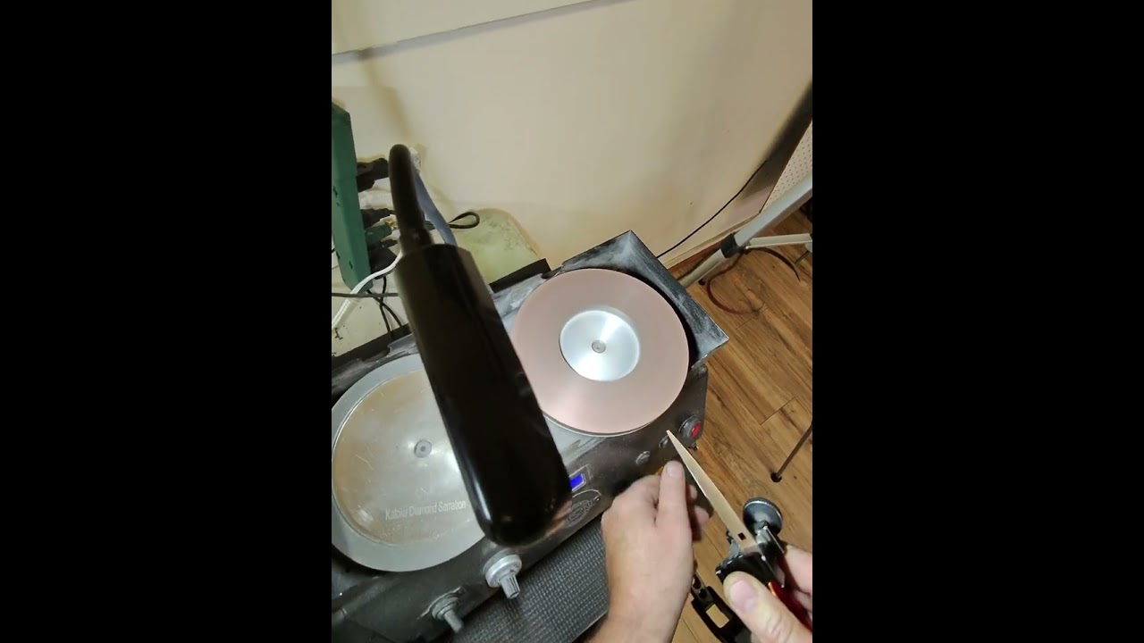 How to sharpen a bevel edged hair shear... ✂️