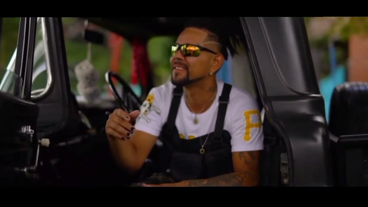 Me tienes loco ( El Calle) street Boy