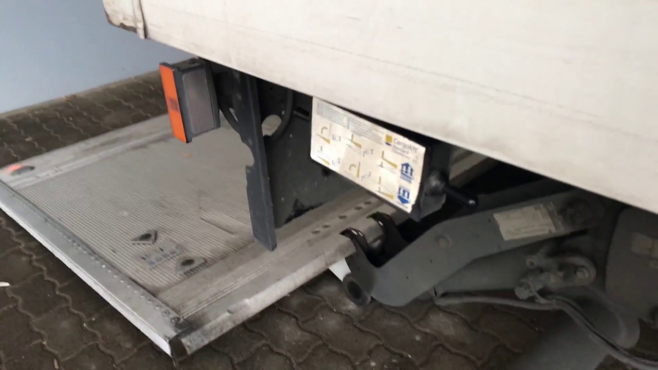 LKW Hubladebühne ausfahren Hebebühne benutzen Ladebordwand nutzen Logistik Anleitung