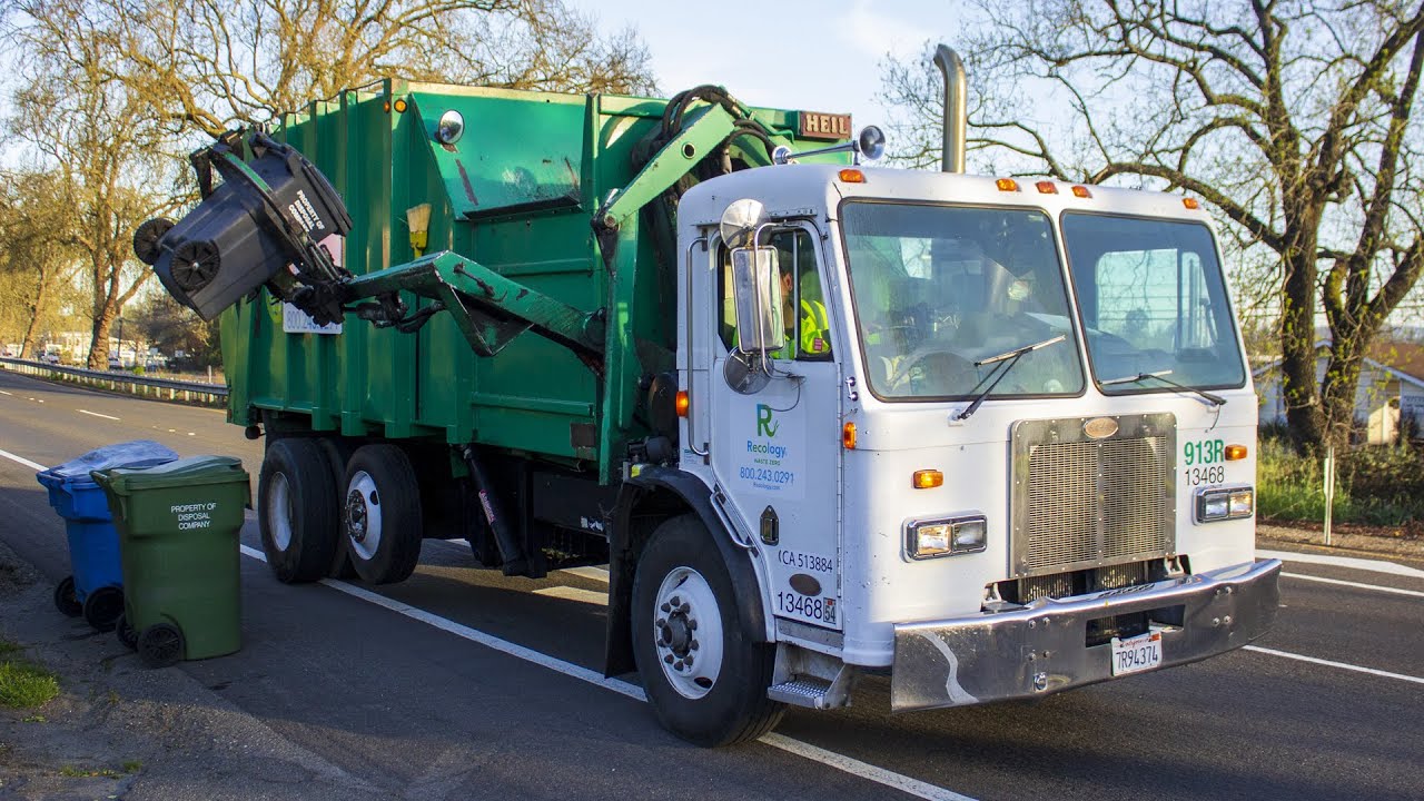 Heil 7000 Garbage Truck | Recology Sonoma Marin