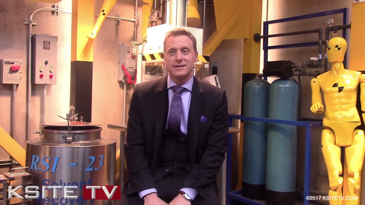 Powerless on Set: Alan Tudyk (Van Wayne) Interview