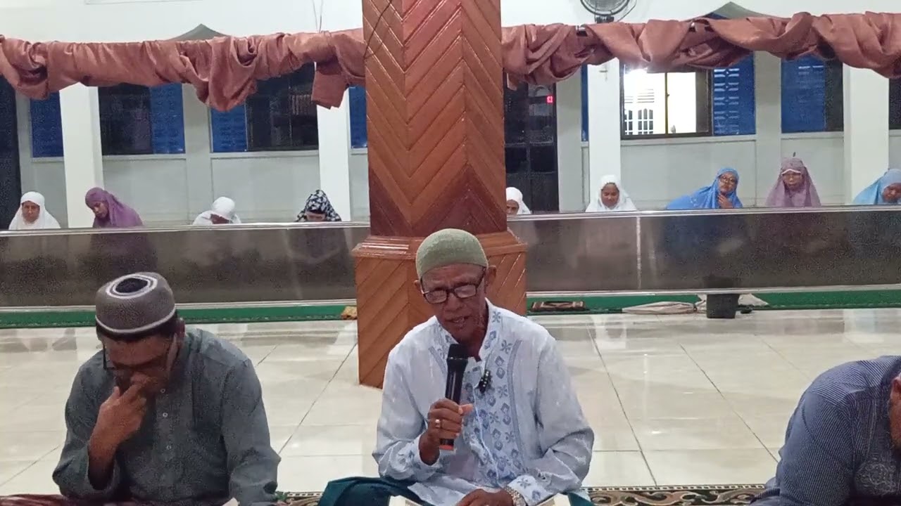 Walaupun udah umur 70 an tetap semangat belajar ngaji, ( jemaah Masjid Annaim) 