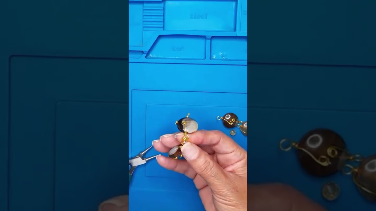 Haciendo una pulsera 