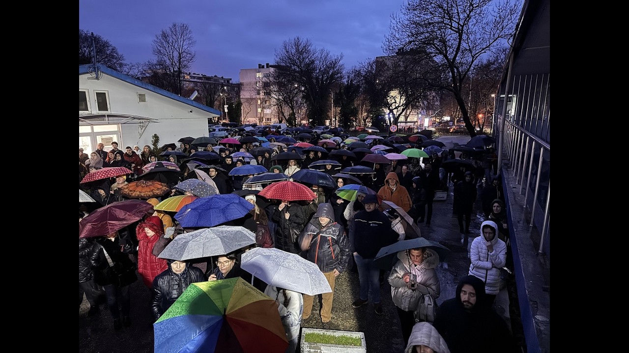 Варненци излязоха в подкрепа на медиците от закриващото се отделение по детска хирургия