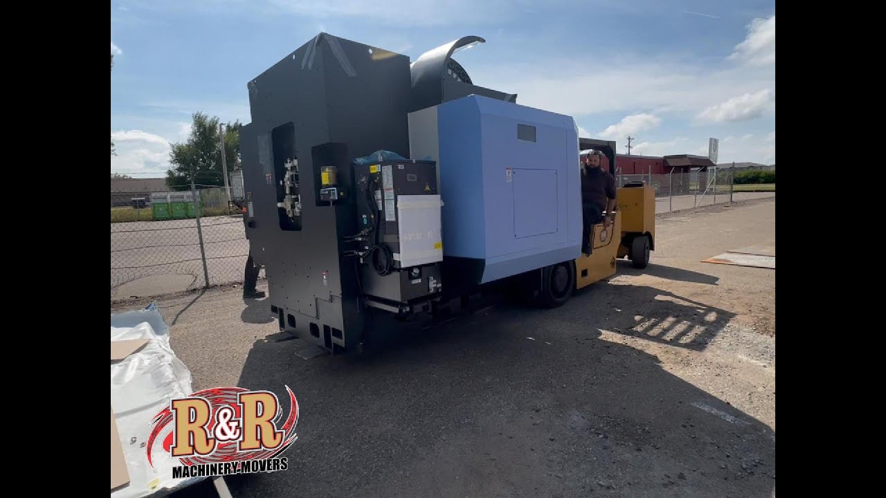 Like a GLOVE 🥊The boys @RR⁩ getting it done @gkmachining8688 moving a stunning VMC! 😎