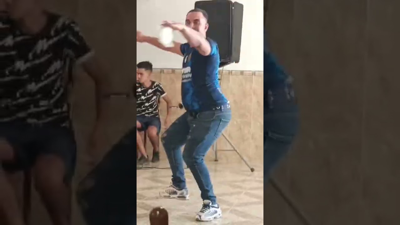 رقصة اسطورية تشبع ضحك 😂😂