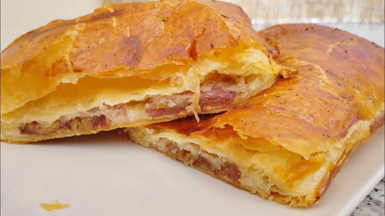 Hojaldre de dátiles y bacón. Delicioso.