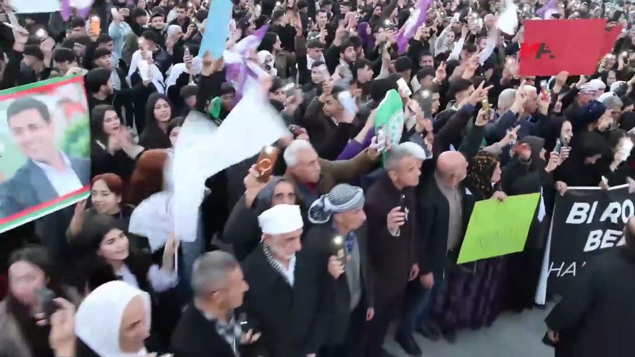 CİZÎR'DE BİNLER 'HAKİKATİN IŞIĞI' İLE KARANLIĞI AYDINLATTI