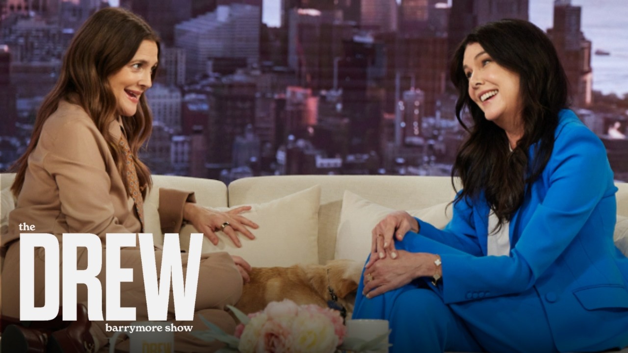 Lauren Graham Wants to Do 'Gilmore Girls' Christmas Special | EXTENDED INTERVIEW