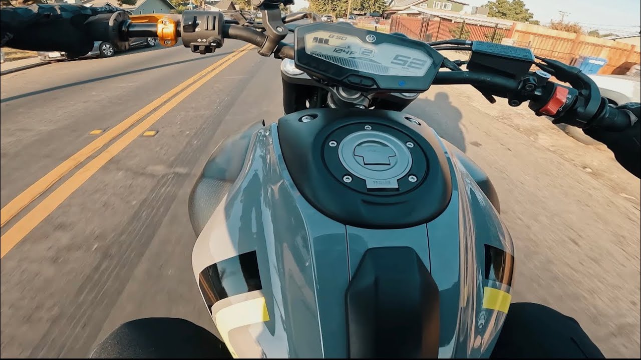 4k POV 2016 FZ-07 MORNING COMMUTE + WHEELIE PRACTICE