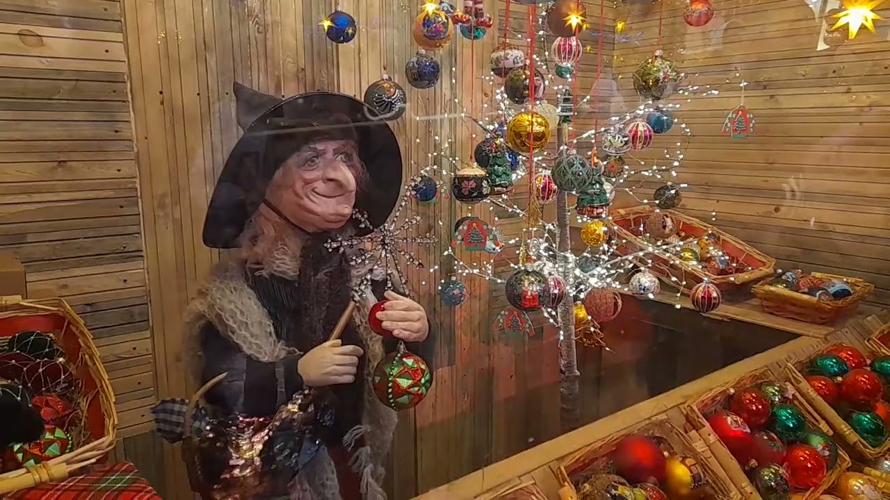 Новогодняя инсталяция в Dana Mall №2